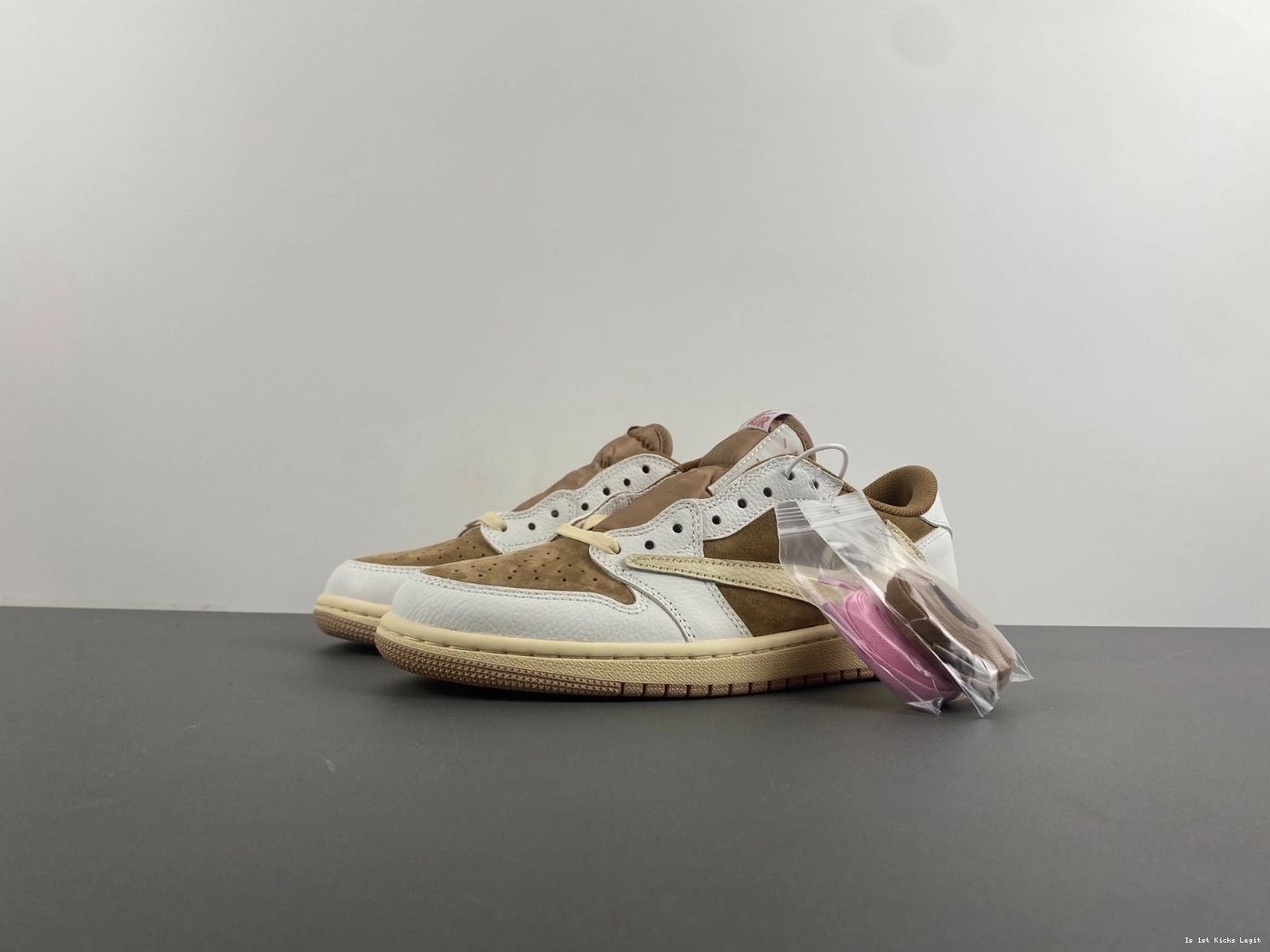 Travis 1 DM7866-106 Scott Jordan OG Shy Sail Pink Air Low 0321